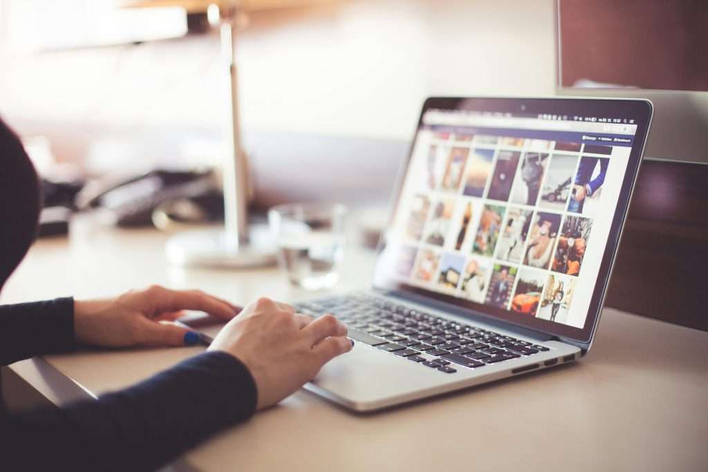 Makeup remover wipes manufacturers need a great social media presence
