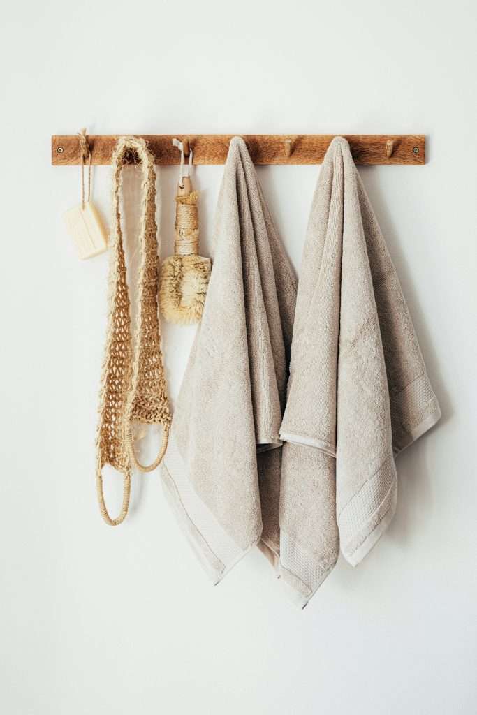Body cleansing wipes